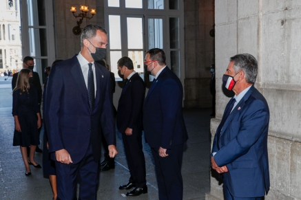 El Parlamento de Cantabria se sumó a los actos de Madrid en homenaje a las víctimas del coronavirus