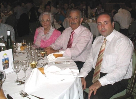 En recuerdo de Josefina Bedia, viuda de Vicente Trueba, y Rodolfo do Alto