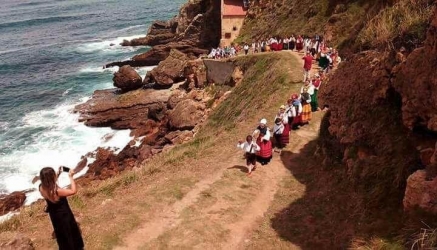 Un año sin la tradicional fiesta de Santa Justa en la playa de Ubiarco