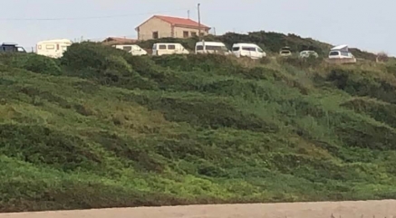 Párking encubierto de caravanas en Usgo (Miengo)