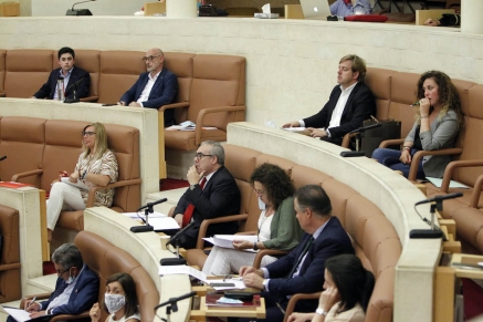 Ejemplo a seguir: Los diputados autonómicos de Asturias se &quot;congelan&quot; el sueldo