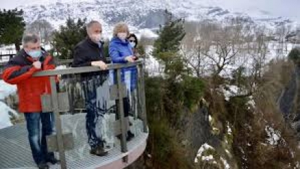 La instalación de la tirolina sobre las cascadas del río Gándara comenzará en dos meses