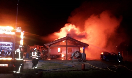 Un incendio calcinó una casa en Trebuesto (Guriezo)