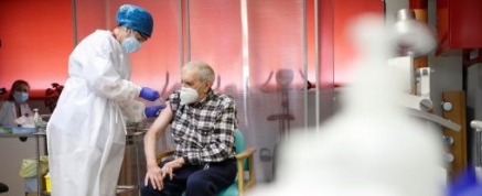 Esta semana Cantabria alcanzará las primeras 50.000 personas inmunizadas