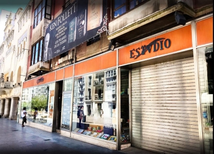 Casa del Libro inauguró su  primera librería en Cantabria en los mismos locales que ocupó Estudio