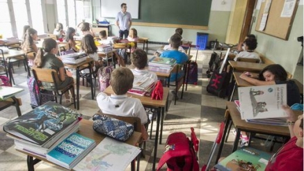 Cantabria estudia la propuesta de mantener mascarilla y distancia en las aulas