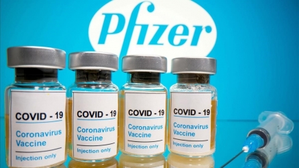 Pfizer rebaja su efectividad y aboga por una tercera dosis para combatir la variante Delta