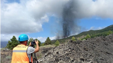 Erupción en La Palma: Ya hay más de un centenar de viviendas devoradas por la lava del volcán 