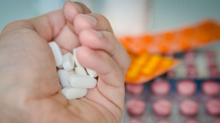 El Gobierno acelera los plazos para traer cuanto antes la pastilla de Pfizer contra la covid