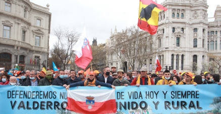 Miles de cántabros con actividades rurales participaron en la manifestación de la capital de España