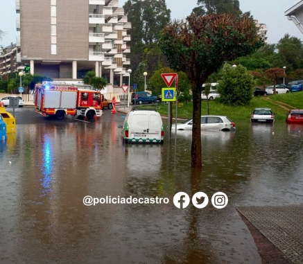 Inundaciones en Castro Urdiales por fuerte tormenta y un intenso aguacero