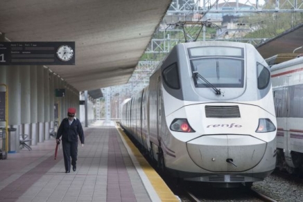 Renfe reduce los tiempos de viaje entre Santander y Alicante