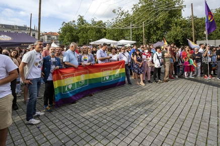 Cientos de personas en la manifestación con motivo del Día del Orgullo LGBTI+
