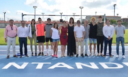 La pista de atletismo del Complejo Ruth Beitia luce renovada tras una inversión de 800.000 euros