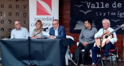 Ayuntamiento y SCE afianzan su colaboración en apoyo a los escritores de Cantabria 