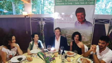 Más de 400 personas en el homenaje de amistad y reconocimiento al ex-alcalde de Santa María de Cayón, Gastón Gómez Ruiz