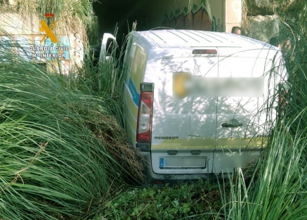 Detenidos los autores del robo en Santander de una furgoneta cuando la abandonaban
