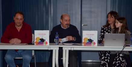 Emotiva presentación en Santander de "A los abuelos", nuevo libro de Fernando del Río