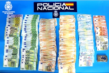 Dos detenidos por robar con fuerza 39.000 euros en una vivienda de Tanos