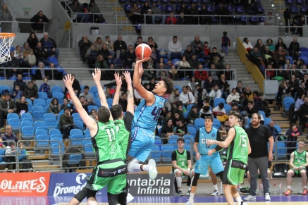 Cantbasket se lleva el derbi ante Pas Piélagos con un gran ambiente en el Palacio (90-83)