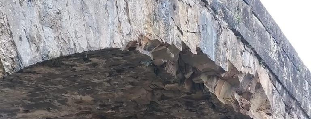 ¿Hay peligro de que se derrumbe el puente viejo de Puente Arce?