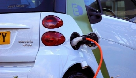 Los nuevos préstamos apuntan a los coches eléctricos