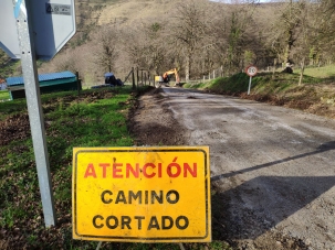Comienza la primera fase de las obras de asfaltado del camino de Vega del Río en Esles
