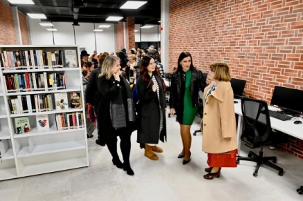 El Centro Fernando Ateca tiene la biblioteca cerrada y ni el conserje sabe cuándo abrirá