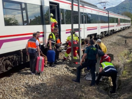 Fallece un varón de 29 años al ser arrollado el tractor que conducía en un paso a nivel sin barreras de Arenas de Iguña