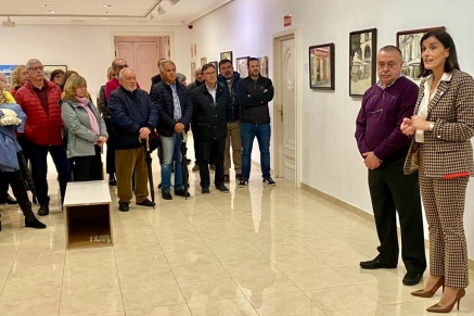 Retratos de la Ciudad: La Muestra Artística de Tomàs Castaño en el Gran Casino del Sardinero