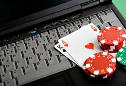¿Cómo se realiza un depósito y retiro en un casino online de manera segura?
