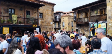 Liérganes reúne a miles y miles de amantes del queso de toda España en su II Feria del Queso Artesano