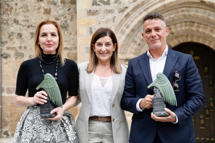 La Organización Nacional de Trasplantes y Alejandro Sanz reciben el Premio Beato de Liébana