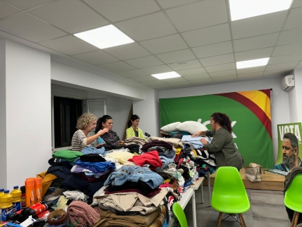 VOX Cantabria recoge alimentos y material para los afectados por la DANA