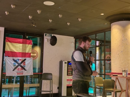 VOX Cantabria cierra el año con un exitoso acto con Javier Villamor en el que trató las nefastas consecuencias de la Agenda 2030