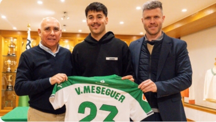 Víctor Meseguer, primer refuerzo invernal del Racing