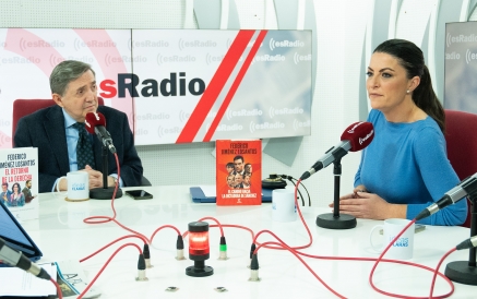 Los medios silencian las purgas en PSOE y PP mientras atacan a VOX por crecer en las encuestas