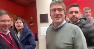 Increpan a Patxi López en el Congreso del PSOE de Cantabria: 