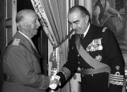 La Fundación Francisco Franco manifiesta su repulsa ante los acuerdos adoptados por el Ayuntamiento de Santander, gobernado por el PP,  que retiran los reconocimientos y honores otorgados a Franco y Carrero Blanco