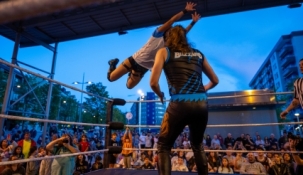 La wrestlingmanía arrasa en Torrelavega